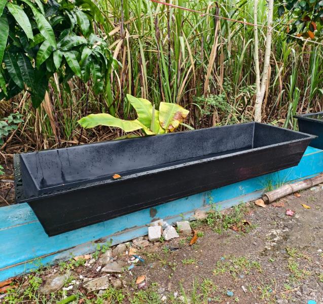 Product image 3 of the product “Fiber glass Pond, for display ”